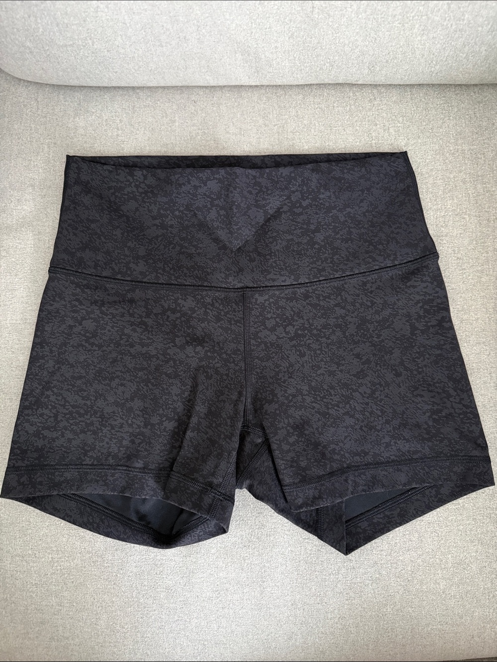 Lululemon Wunder Train High Rise Short